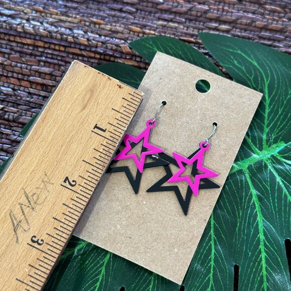 BOGO FREE RETEO TORRID PINK BLACK STAR EARRINGS - Picture 4 of 5